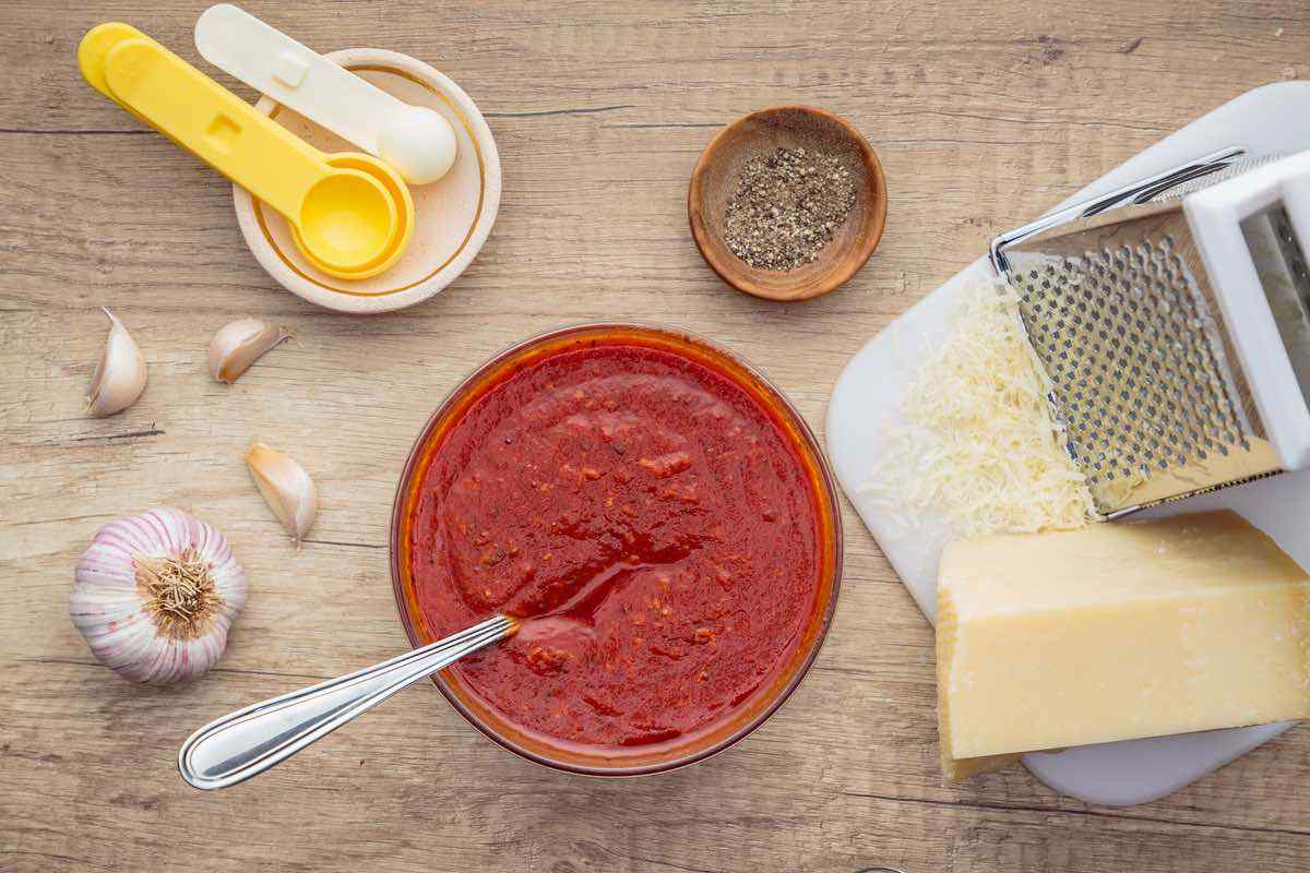 5-Minute Homemade Keto Pizza Sauce