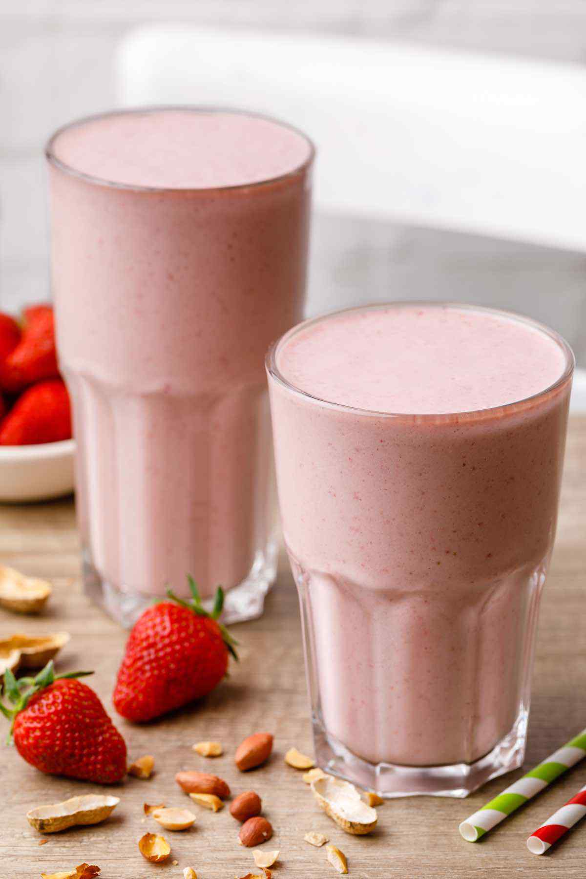 Strawberry and Peanut Butter Keto Smoothie