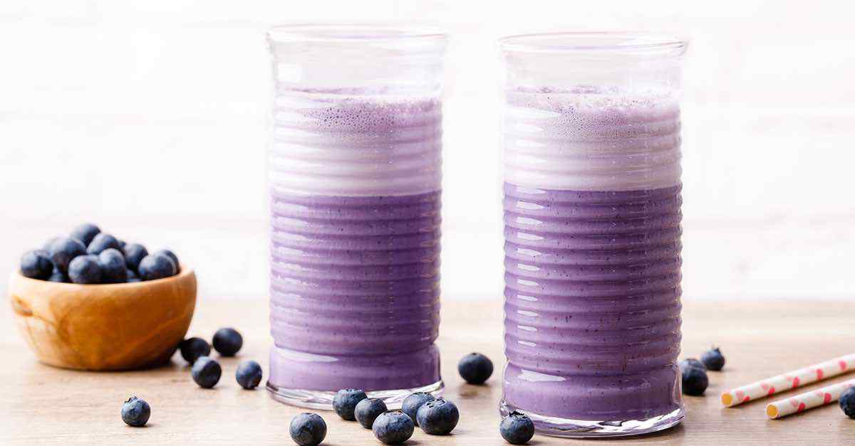 Easy and Quick Keto Smoothie Recipe - Low Carb and High in Healthy Fats