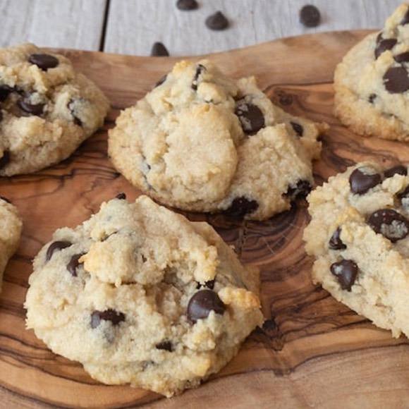 Classic Keto Chocolate Chip Cookies