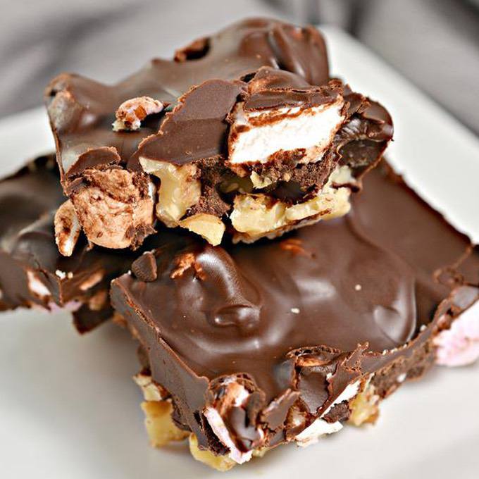 5 Ingredient Keto Rocky Road