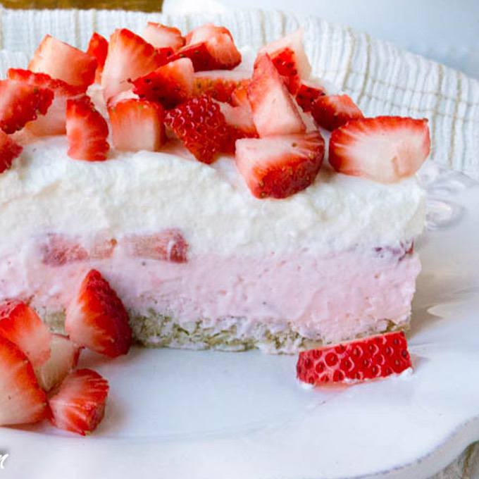 No-Bake Strawberry Cream Pie