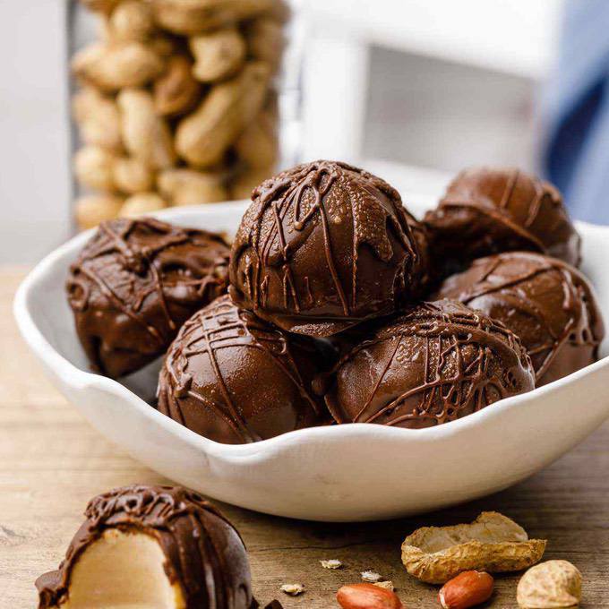 Peanut Butter and Chocolate Keto Fat Bombs