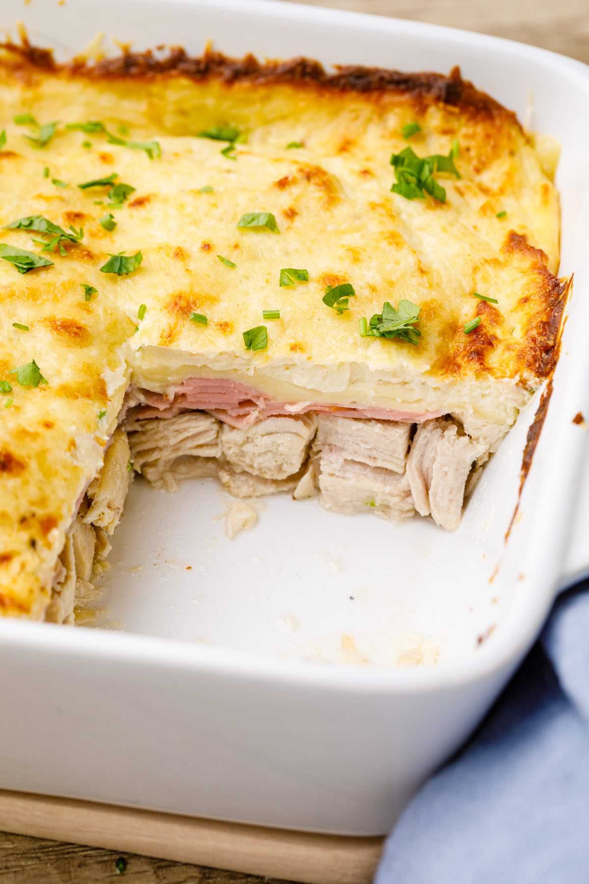 Keto Chicken Cordon Bleu Casserole (Easy Keto Cream Cheese Casserole ...