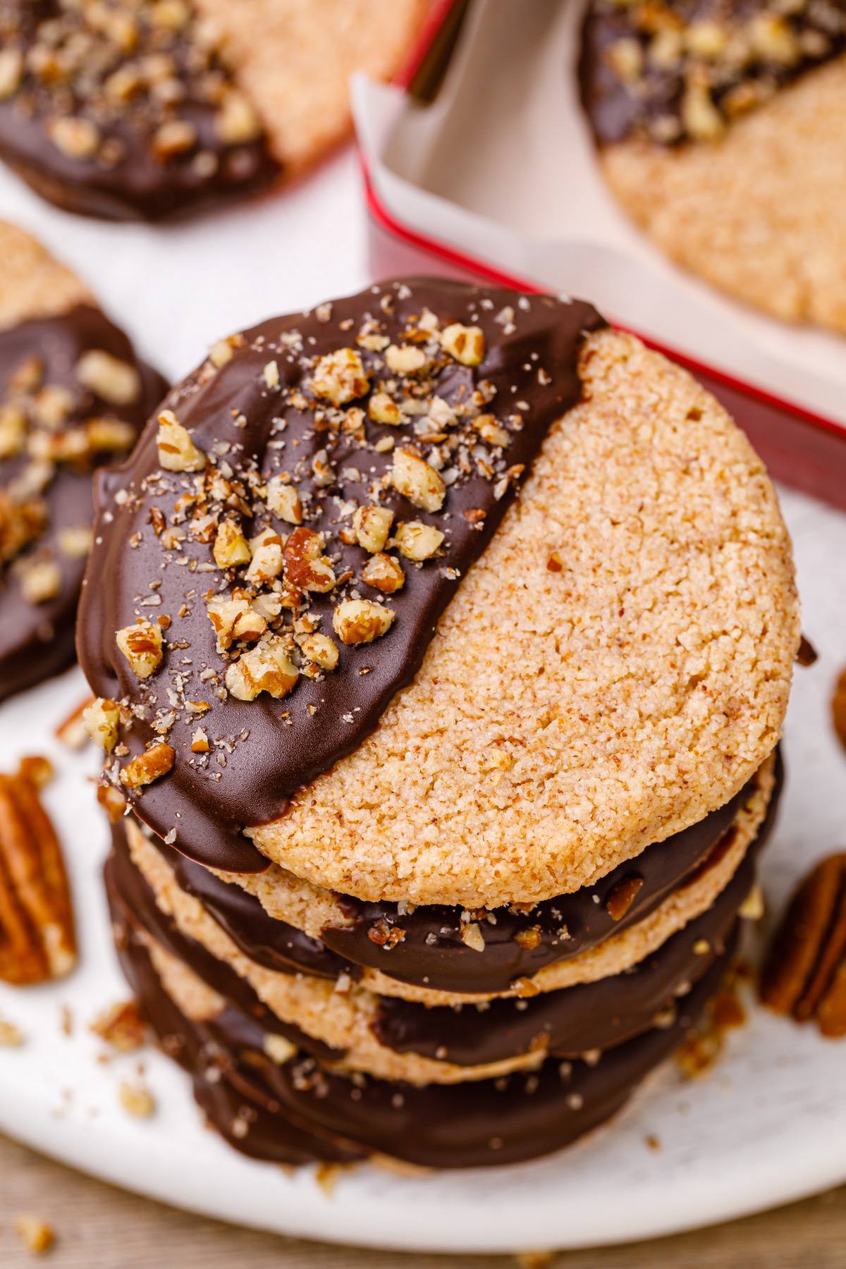 Crispy (And Buttery) Keto Shortbread Cookies with Pecan Dust Crumble ...